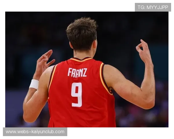 小瓦格纳连串外线持续命中,奥兰多压住对手反击 小瓦格纳连串外线持续命中,奥兰多压住对手反击