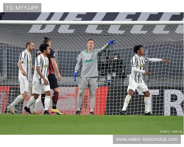 尤文角球机会多次造成门前混战：战术洞察与现场魅力