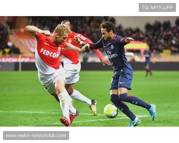 内马尔灵性分球找到无人盯防点：场上直觉与创造力的商业魅力