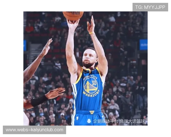 库里迎射命中稳稳三分，勇士打出反击